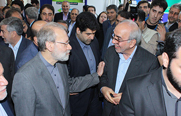 بازدید رئیس مجلس شورای اسلامی از غرفه ایدرو در نمایشگاه نفت و گاز