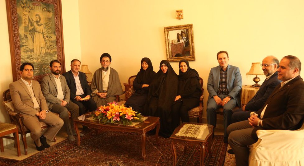 دیدار  اعضای شورای فرهنگی ایدرو با  همسر شهید  عمدی