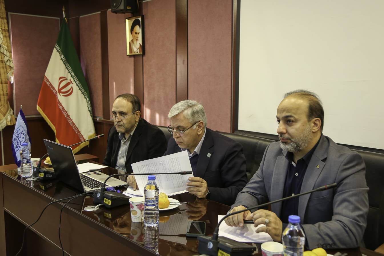 نشست مشترک رئیس هیئت عامل ایدرو با رئیس دانشگاه شهید بهشتی