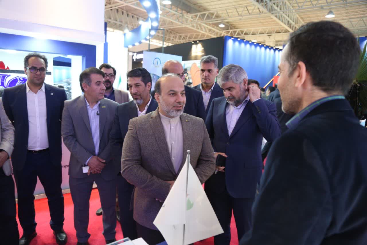 بازدید رئیس هیات عامل ایدرو از بیست و هشتمین نمایشگاه بین المللی نفت ایران